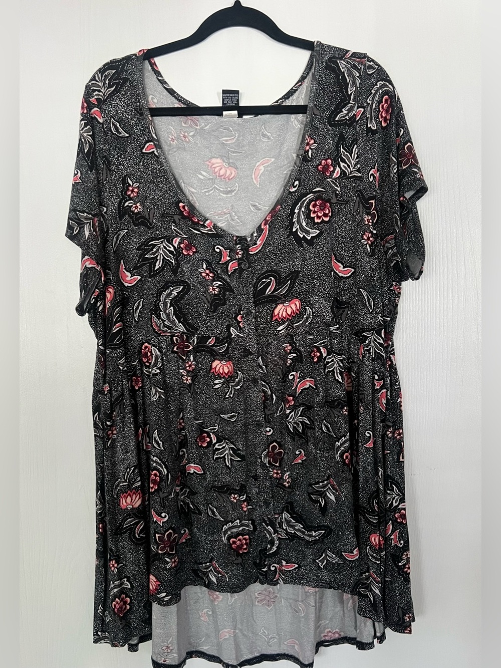 Women's Black Floral V-Neck Button-Front Top